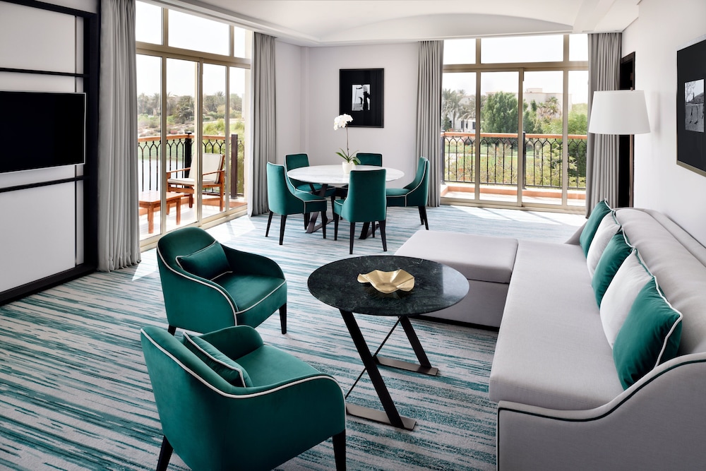 Address Montgomerie 7