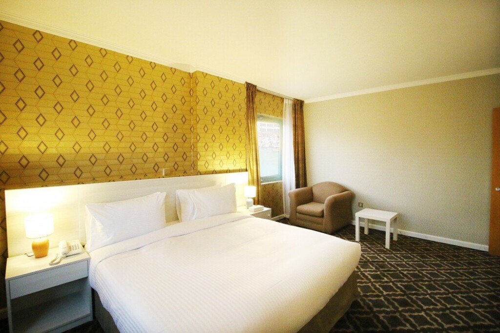 The George Hotel by Saffron 18