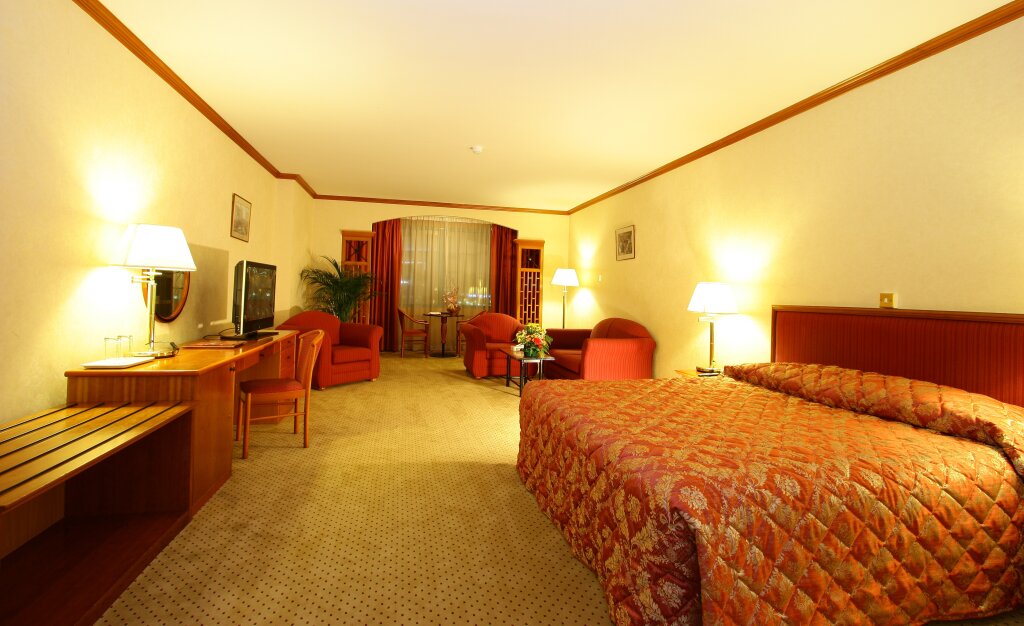 The George Hotel by Saffron 3