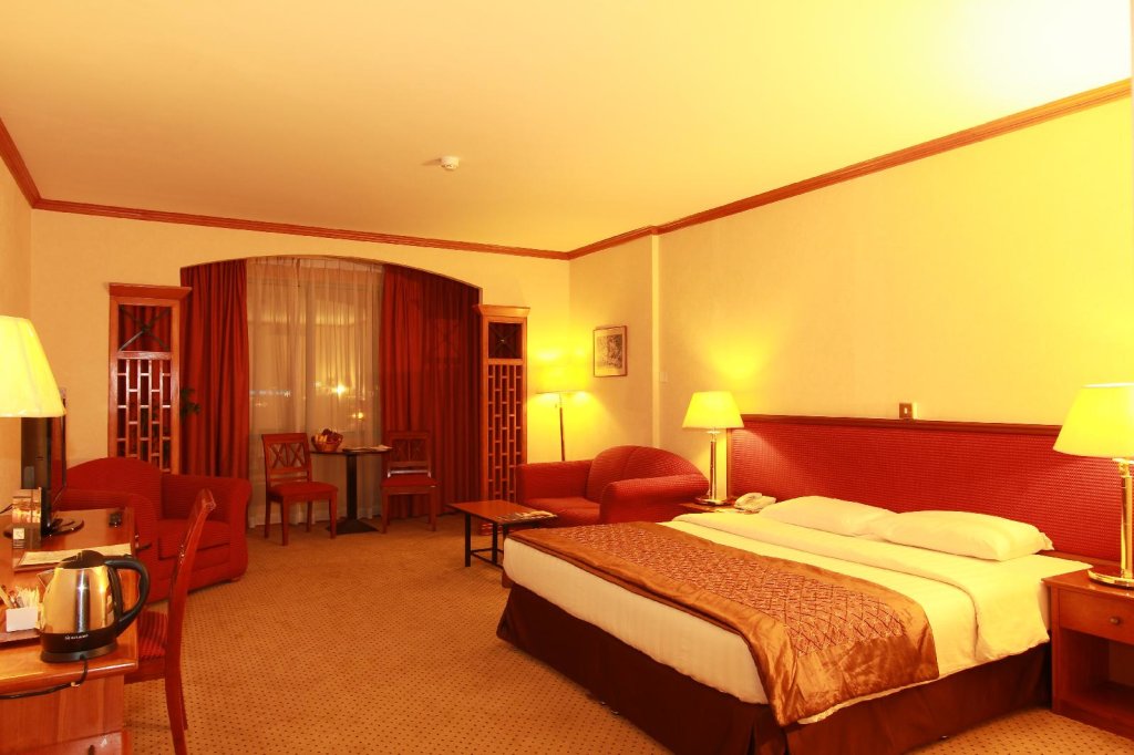 The George Hotel by Saffron 7