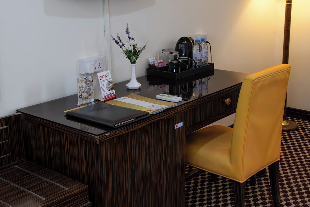 Fortune Karama Hotel 17