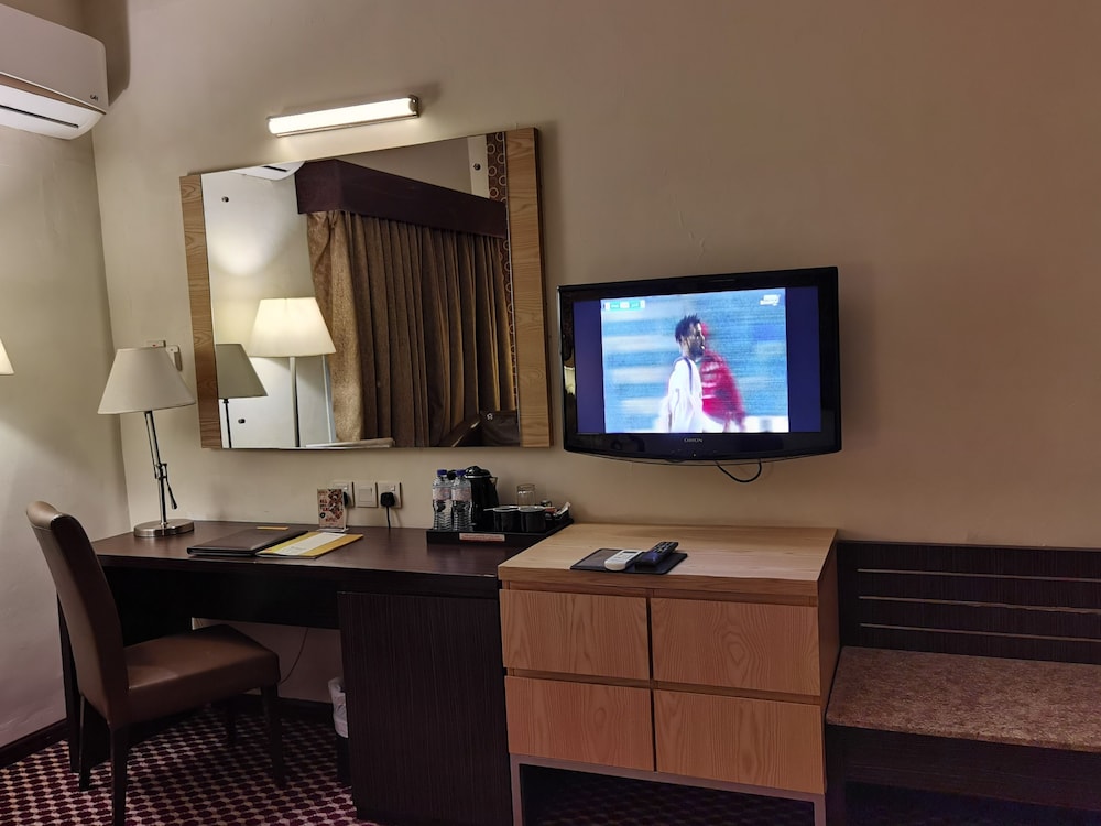 Fortune Karama Hotel 11