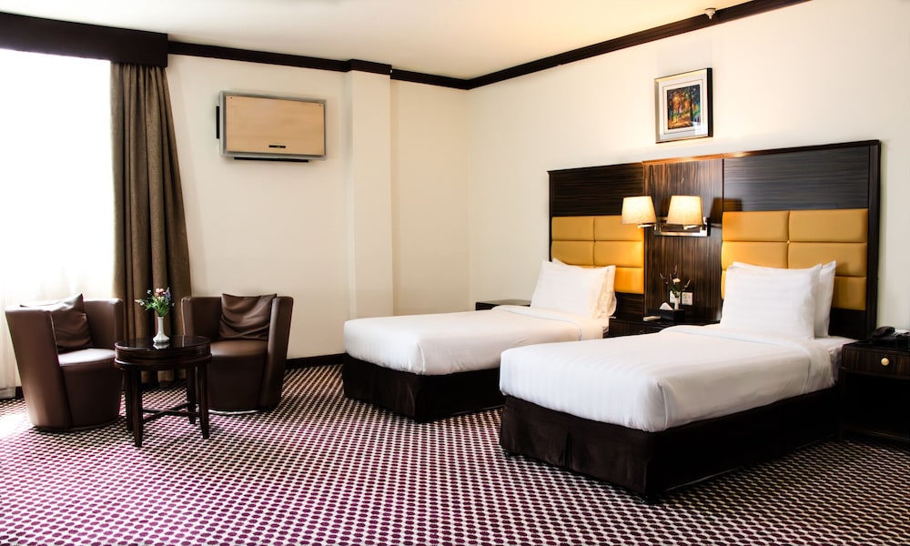 Fortune Karama Hotel 19