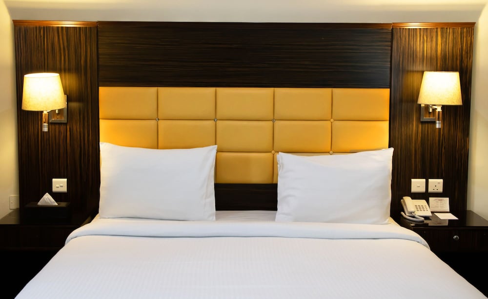 Fortune Karama Hotel 23