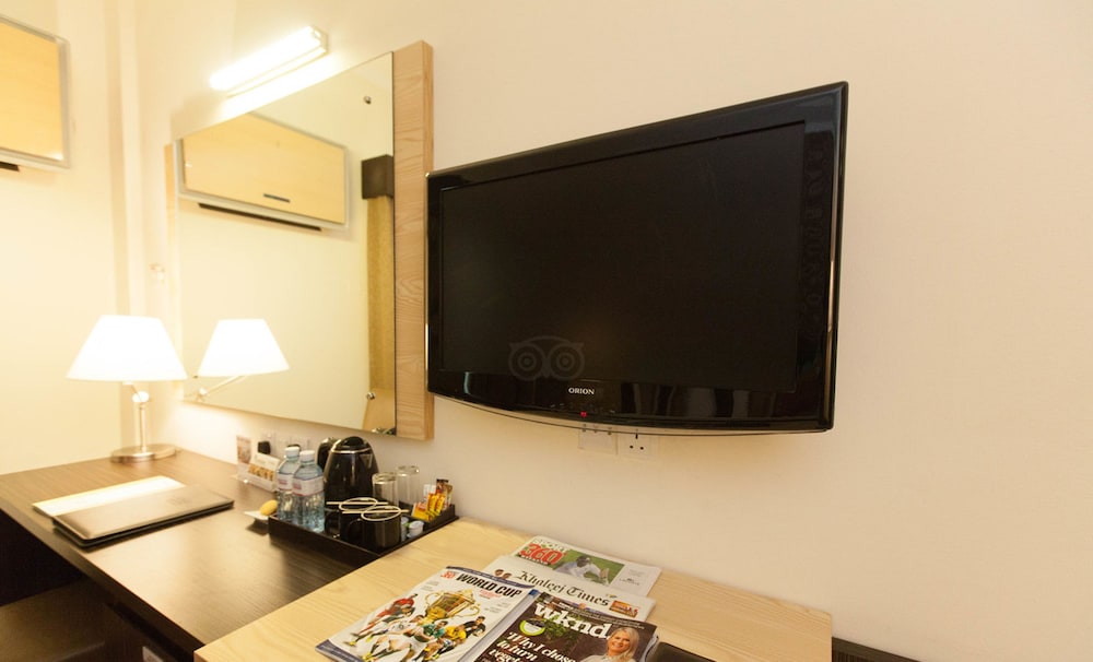 Fortune Karama Hotel 6