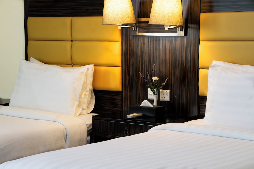 Fortune Karama Hotel 21
