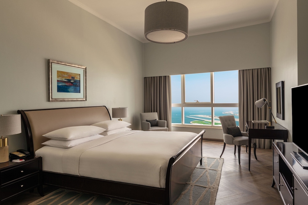 Dubai Marriott Harbour Hotel & Suites 16