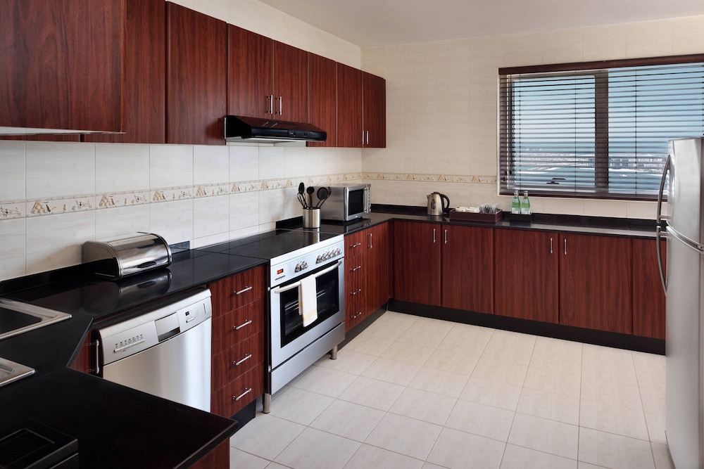 Dubai Marriott Harbour Hotel & Suites 19