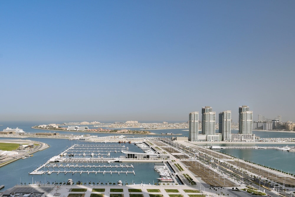 Dubai Marriott Harbour Hotel & Suites 10