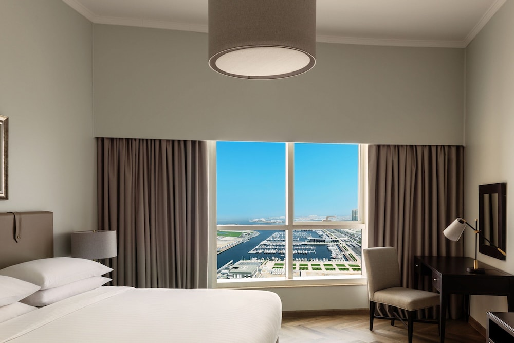 Dubai Marriott Harbour Hotel & Suites 11