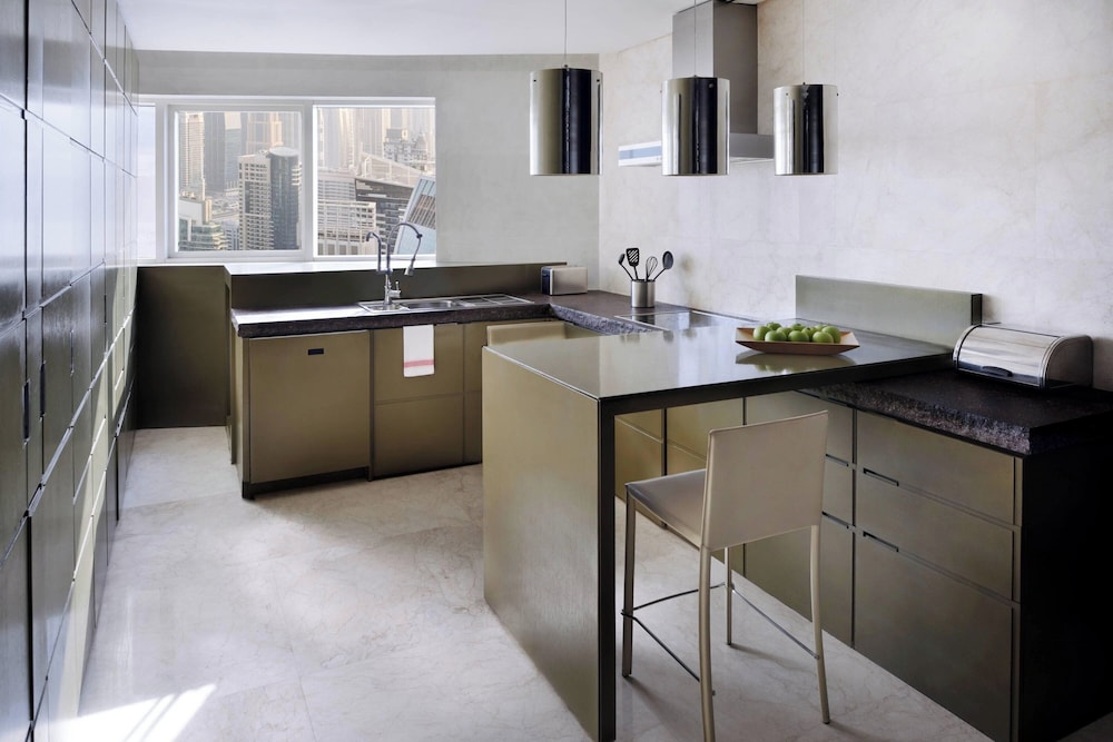 Dubai Marriott Harbour Hotel & Suites 18