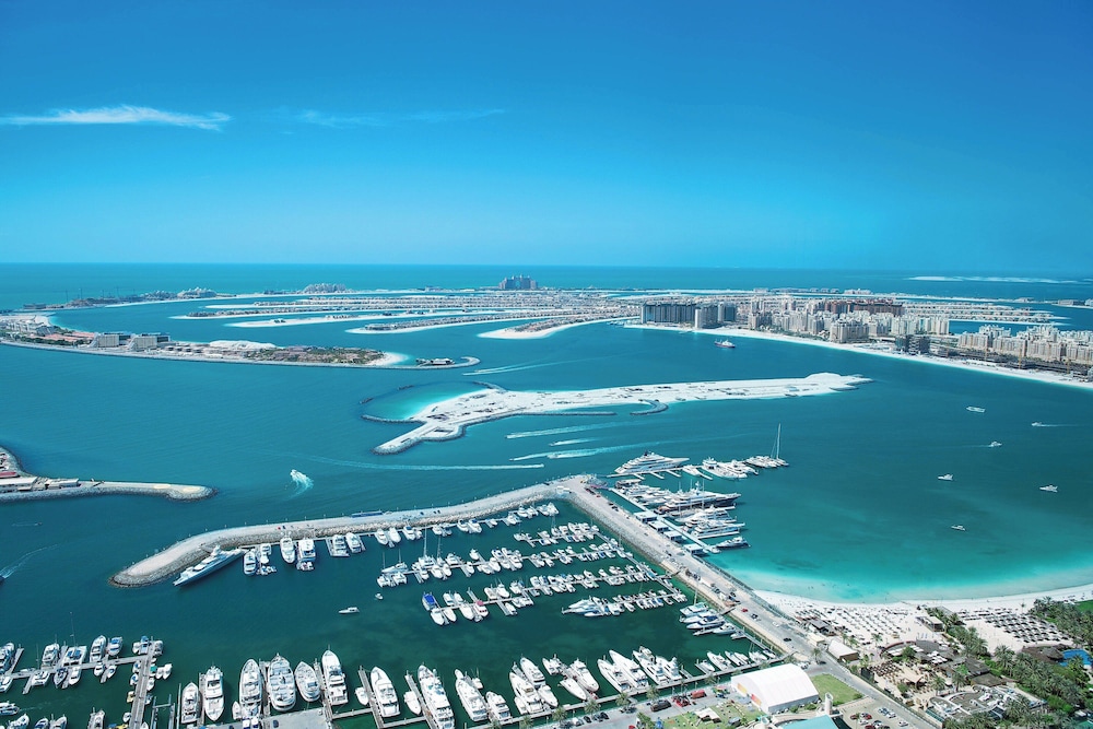 Dubai Marriott Harbour Hotel & Suites 9