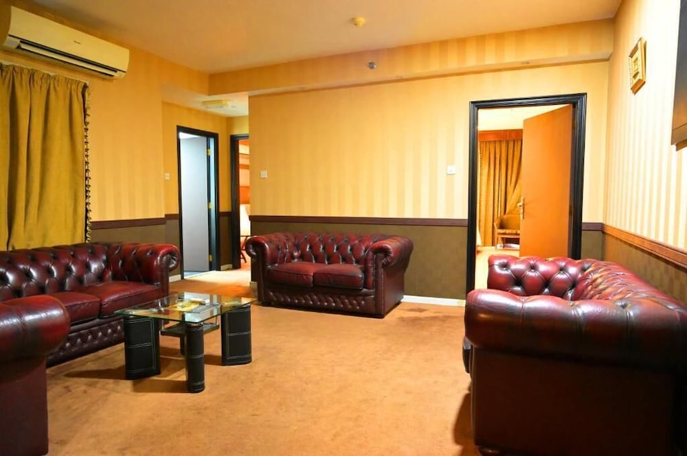 Abjad Crown Hotel 8