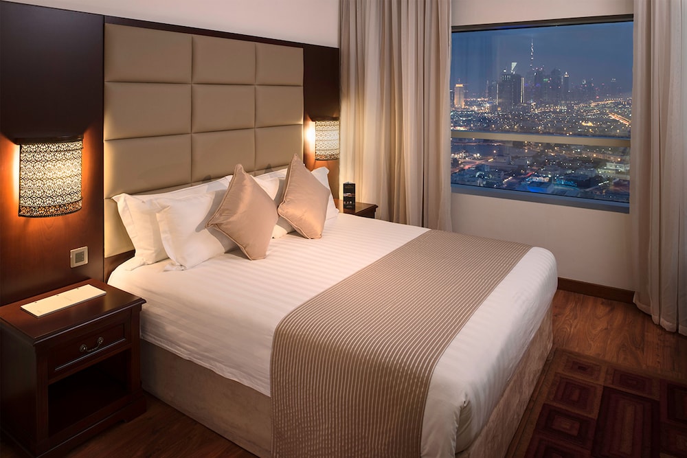 Majestic City Retreat Hotel 9
