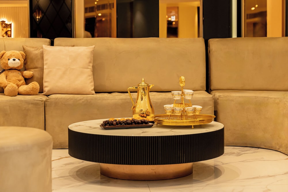 Majestic City Retreat Hotel 7
