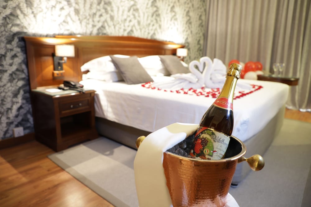 Majestic City Retreat Hotel 12