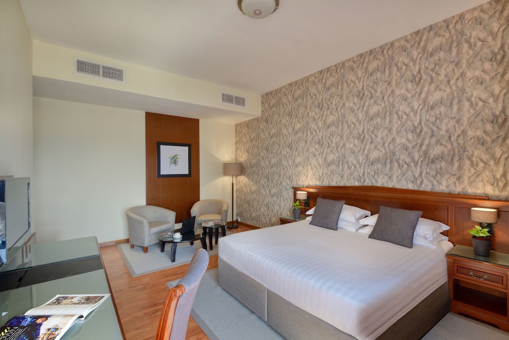 Majestic City Retreat Hotel 11