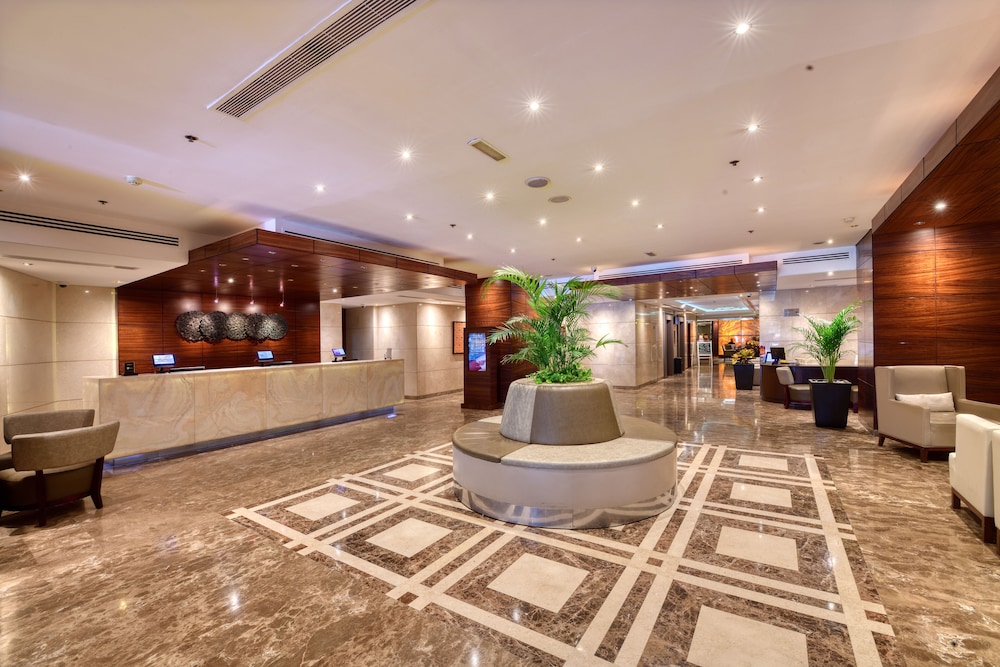 Majestic City Retreat Hotel 3