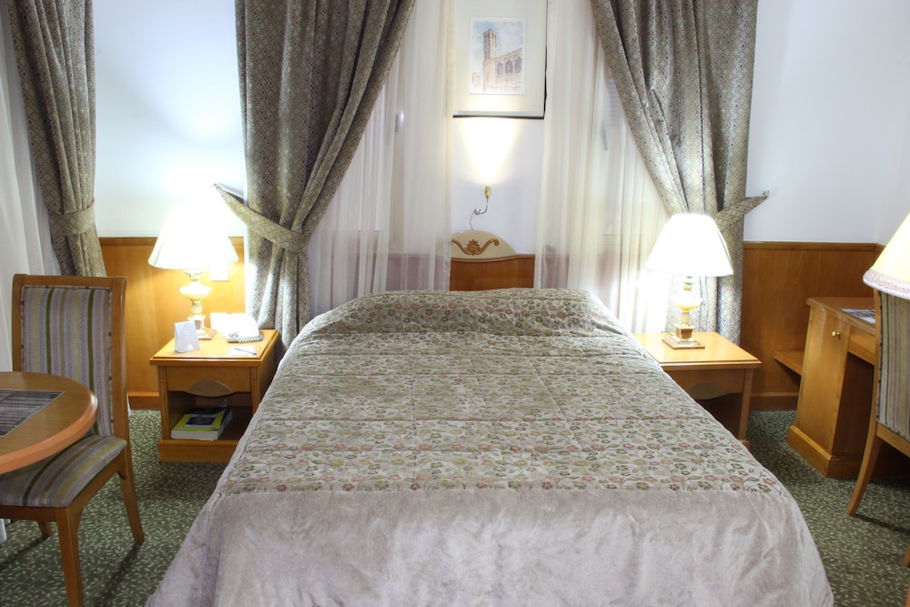 Zain International Hotel 7