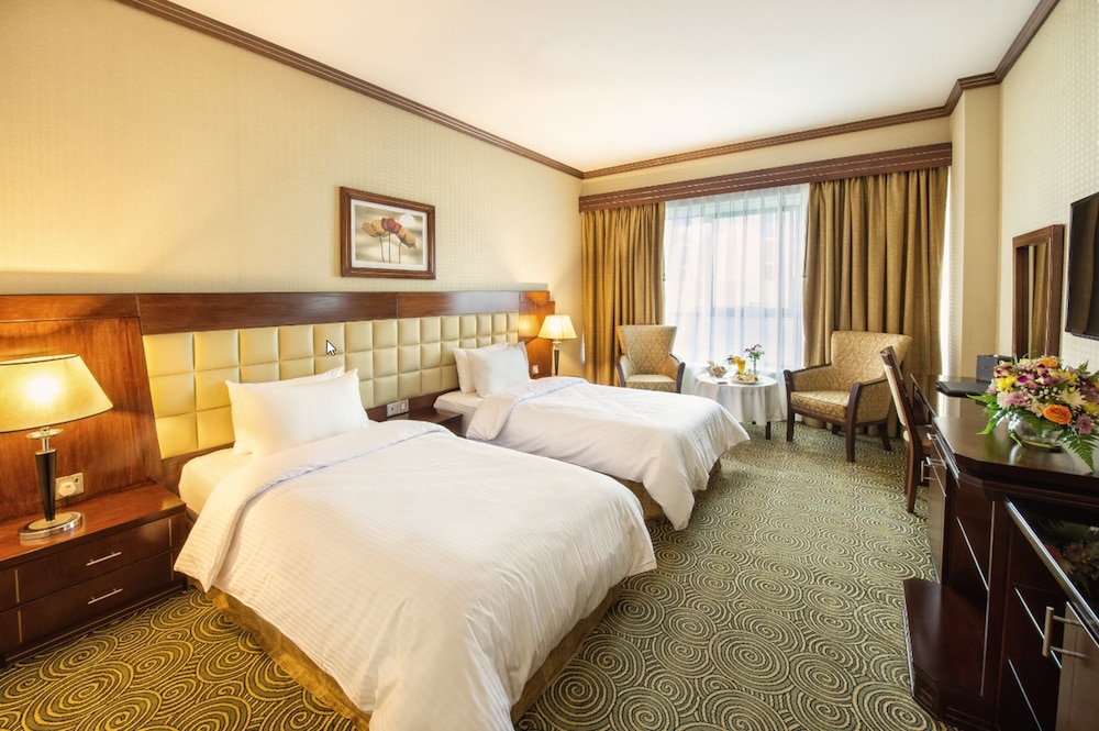 Grand Central Hotel 13
