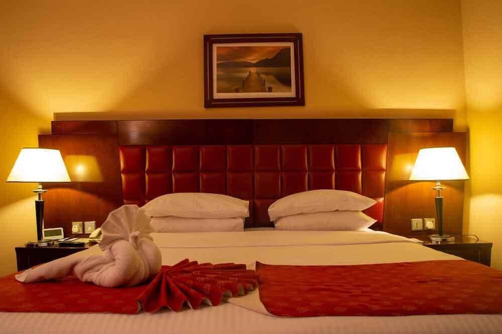 Grand Central Hotel 18