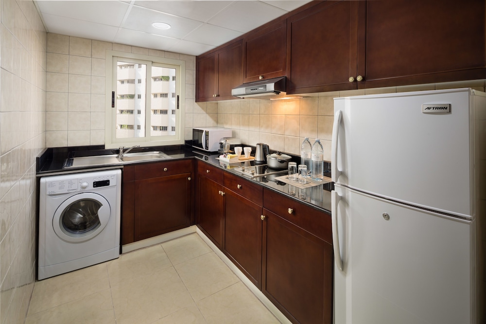 Savoy Crest Hotel Apartments 5