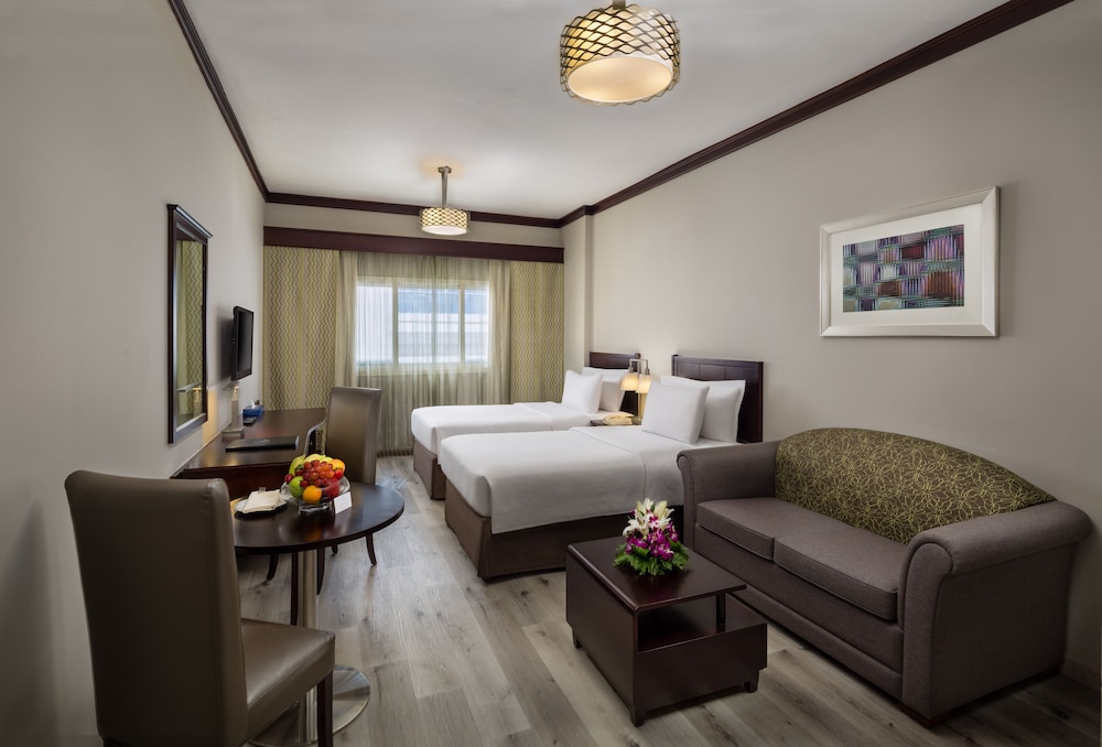 Savoy Crest Hotel Apartments 9