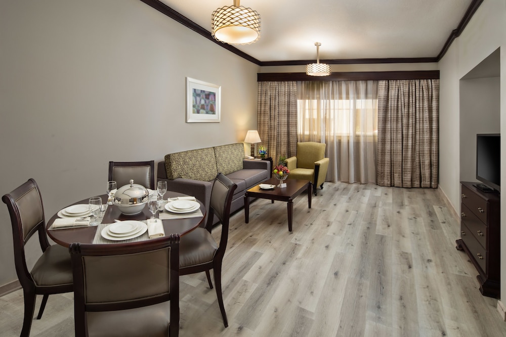 Savoy Crest Hotel Apartments 3