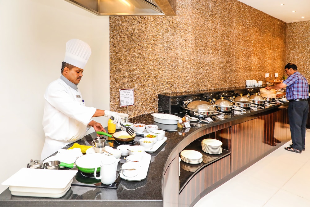 Savoy Crest Hotel Apartments 15