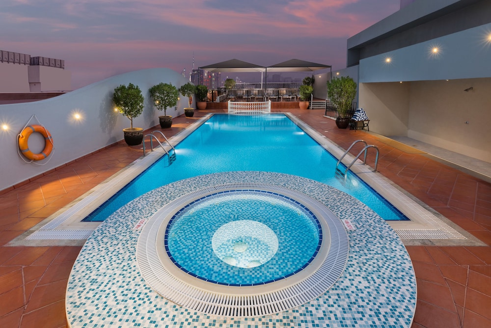 Savoy Crest Hotel Apartments 12