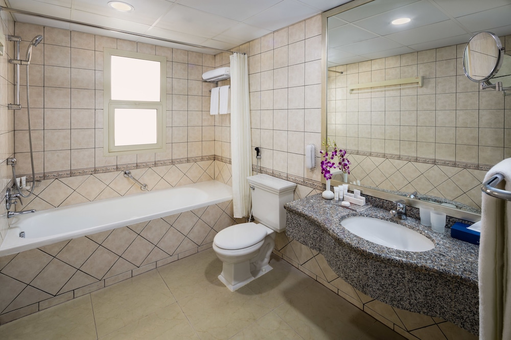 Savoy Crest Hotel Apartments 10
