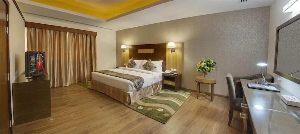 Fortune Pearl Hotel, Deira, Dubai 11