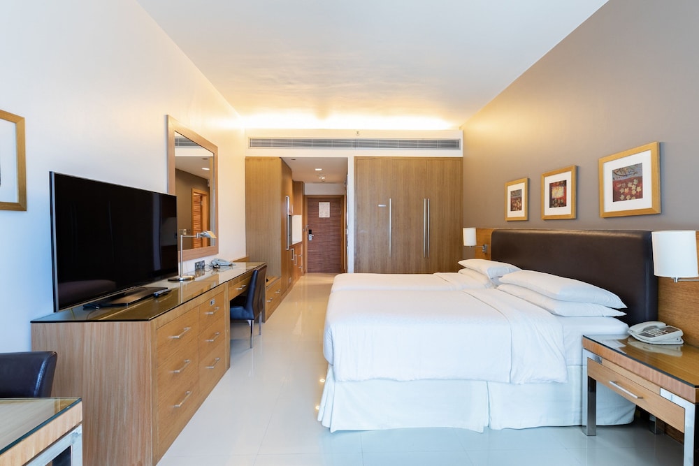 Four Points by Sheraton Bur Dubai 15