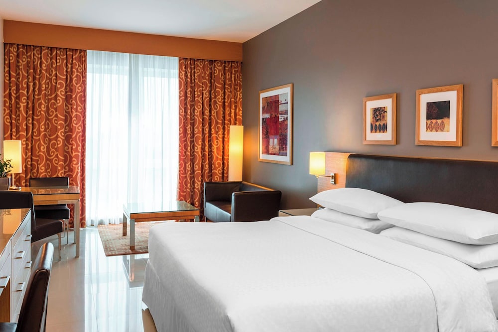Four Points by Sheraton Bur Dubai 14