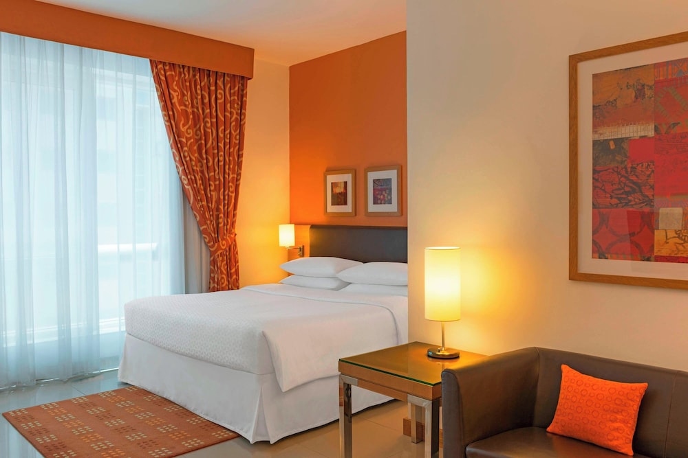 Four Points by Sheraton Bur Dubai 13