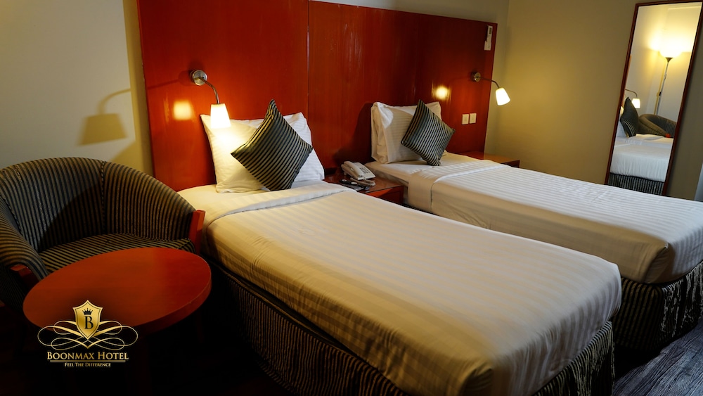 Boonmax Hotel 8