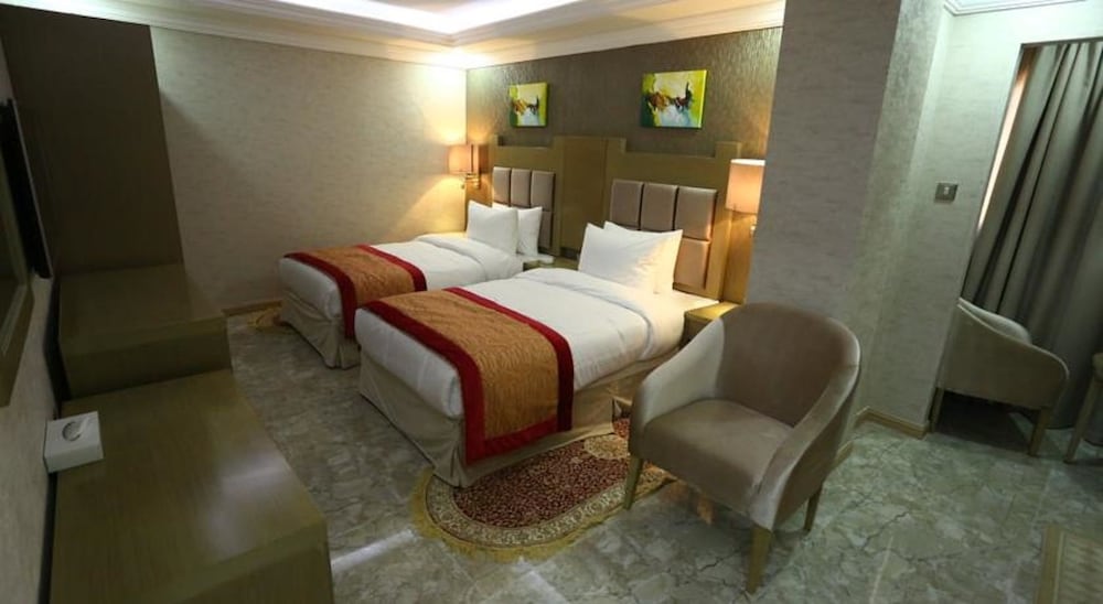Sun & Sands Plaza Hotel 9