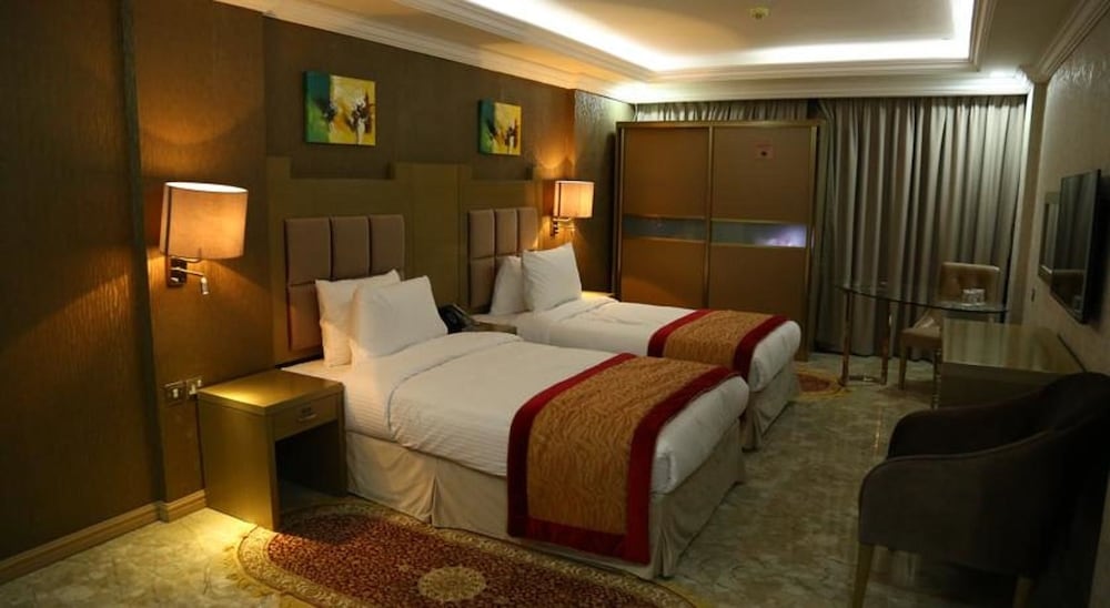 Sun & Sands Plaza Hotel 6
