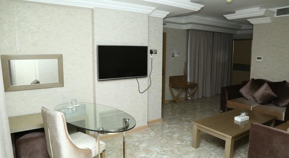 Sun & Sands Plaza Hotel 16