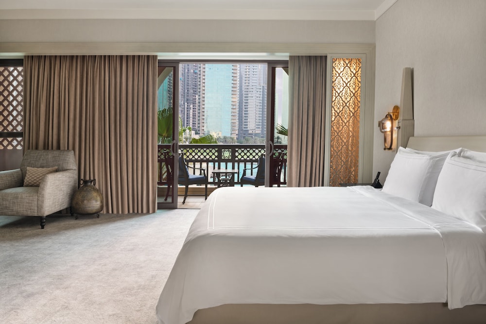 Palace Downtown 15