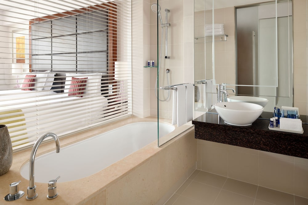 Crowne Plaza Dubai - Festival City 16