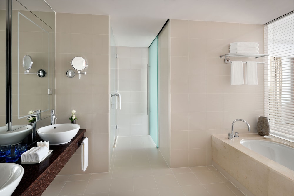 Crowne Plaza Dubai - Festival City 15