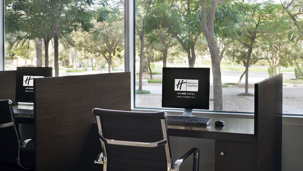 Holiday Inn Express Dubai Internet City 14