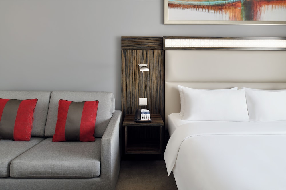 Holiday Inn Express Dubai Internet City 8