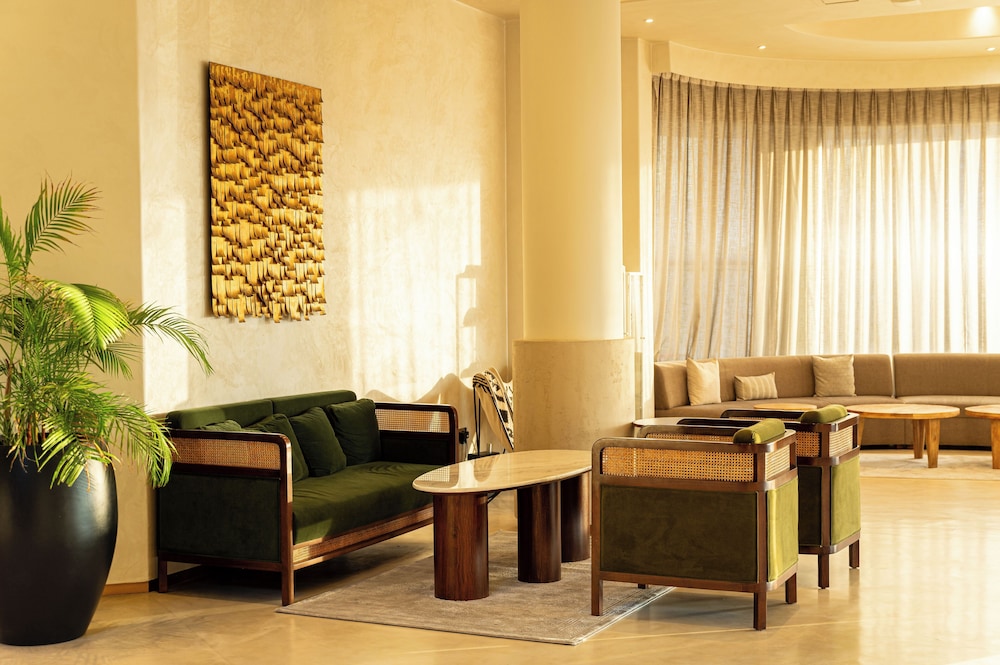 Majestic Cove Hotel 5