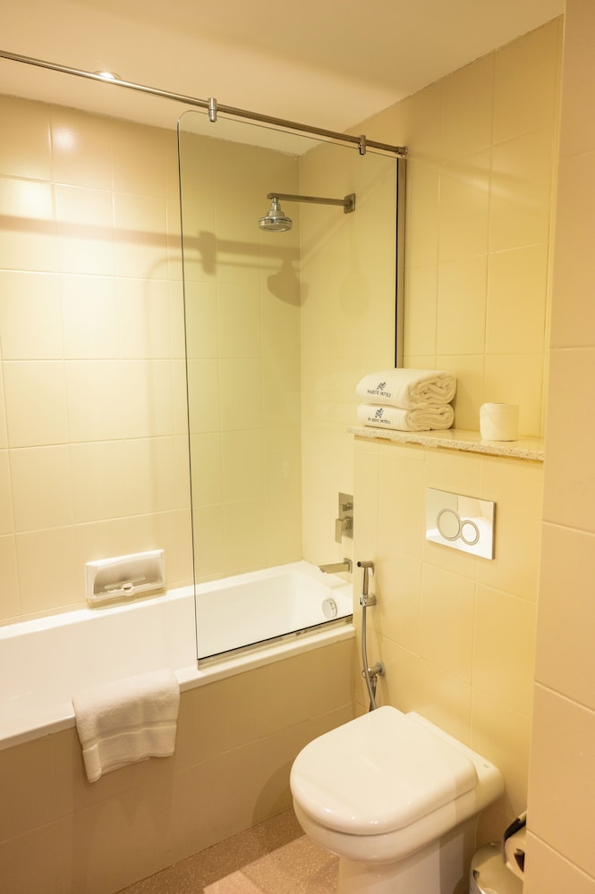 Majestic Cove Hotel 17
