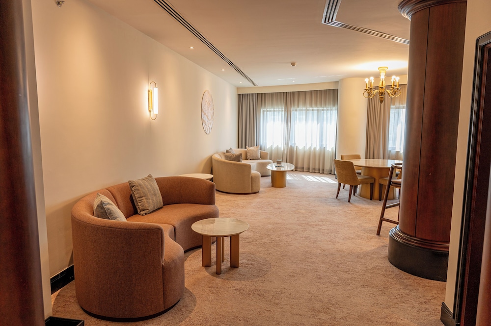 Majestic Cove Hotel 15