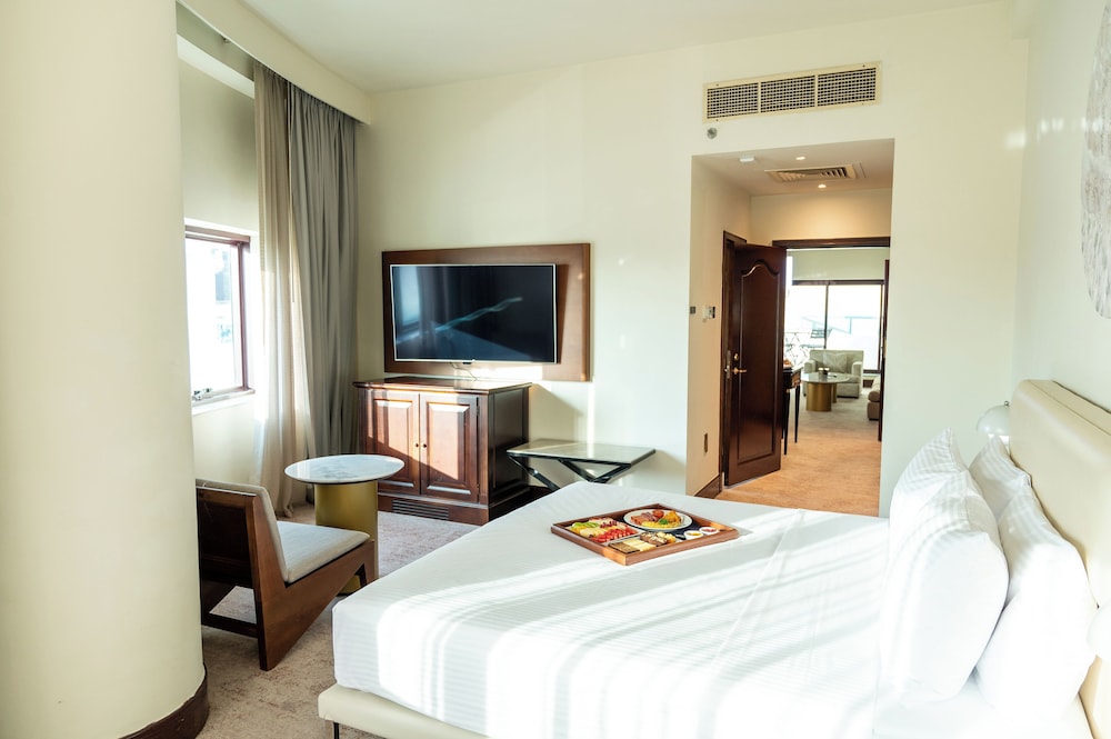 Majestic Cove Hotel 19