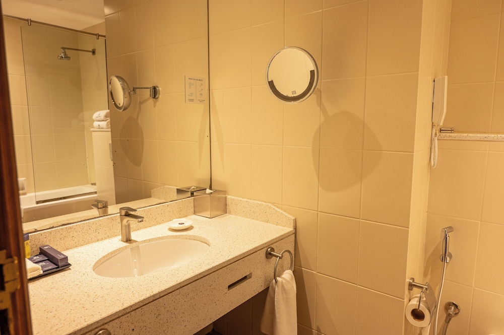 Majestic Cove Hotel 18