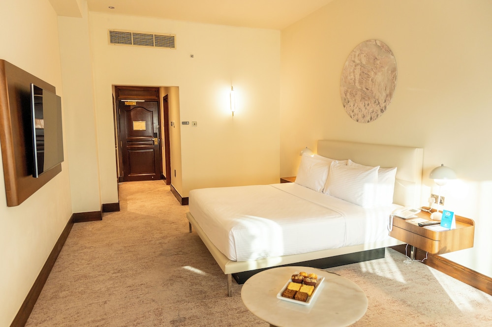 Majestic Cove Hotel 6